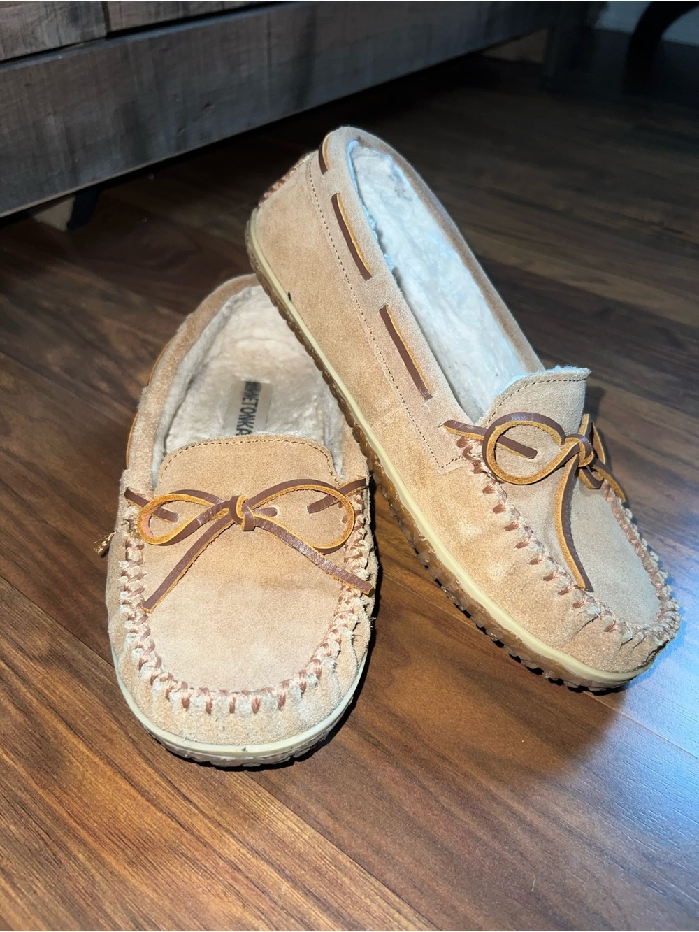 Women’s Leather Moccasin Slippers in Tan with Faux Fur Lining